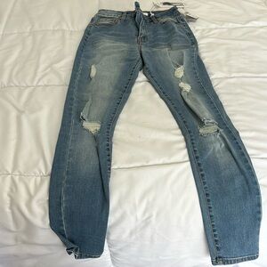 Ripped skinny jeans